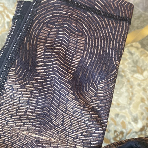 Lululemon Gold Foil Leggings - Picture 3 of 9